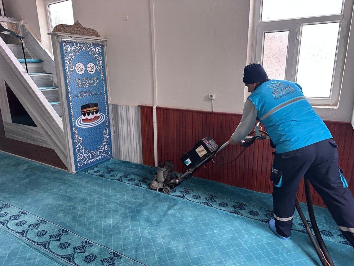 Adıyaman Belediyesi’nden İbadethanelerde Kapsamlı Temizlik Çalışması