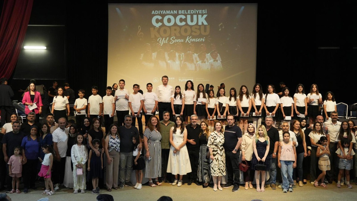 Adıyaman Belediyesi Çocuk Korosu’ndan Unutulmaz Yıl Sonu Konseri Başkan Tutdere: “Bu Makamlara Bu Kentin Çocuklarına Hizmet Etmek İçin Geldik”