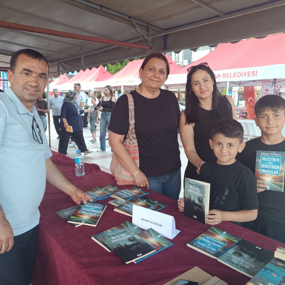 Mehmet Ali Öztürk’e Çan Kitap Fuarı’nda Yoğun İlgi