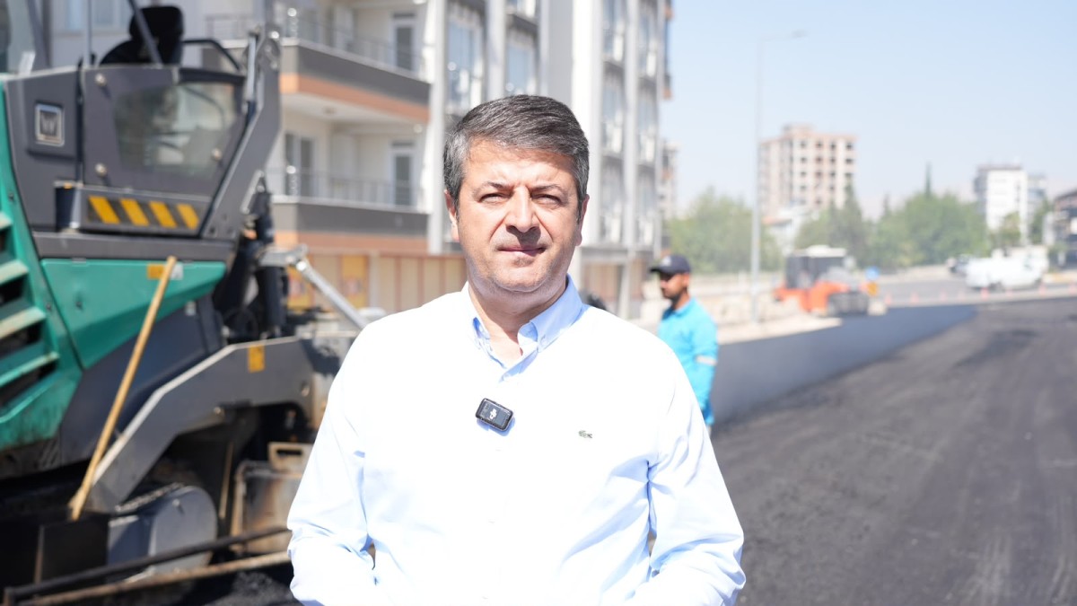 Başkan Tutdere Ak Konut Bölgesindeki Asfalt Çalışmalarını Sahada İnceledi  “Adıyaman’ın Her Noktasında Gece Gündüz Çalışıyoruz”