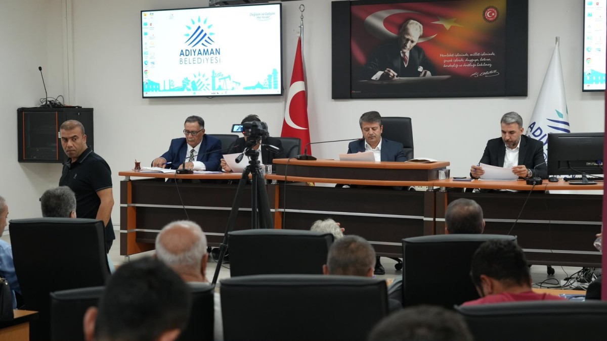 Adıyaman Belediyesi’nden Gölbaşı’na Anlamlı Destek: 180 Ton Bitüm Yardımı