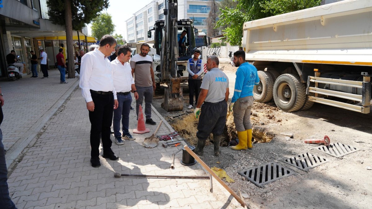 Adıyaman Belediyesinden Adliye Çevresinde Hummalı Çalışma Yeni Adli Yıl Öncesi Asfalt Serimi Tamamlanacak 